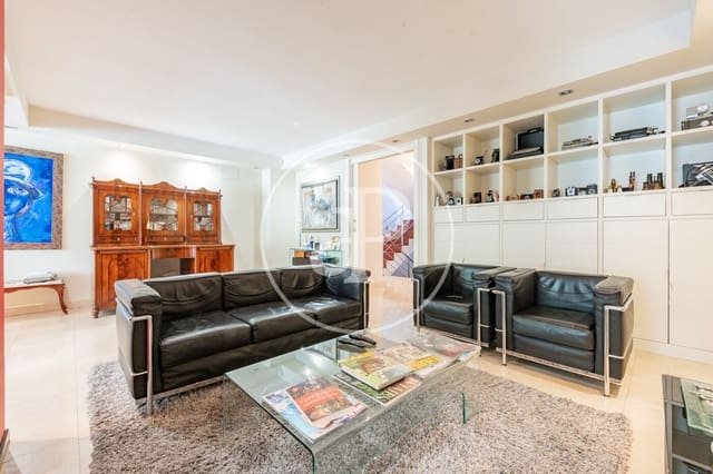 5 bedroom Villa for sale in La Moraleja, Alcobendas with pool - € 2,250,000 (Ref: 9949815)