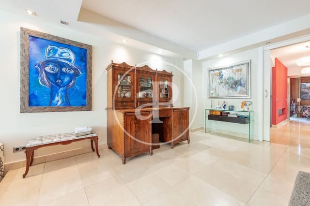 5 bedroom Villa for sale in La Moraleja, Alcobendas with pool - € 2,250,000 (Ref: 9949815)