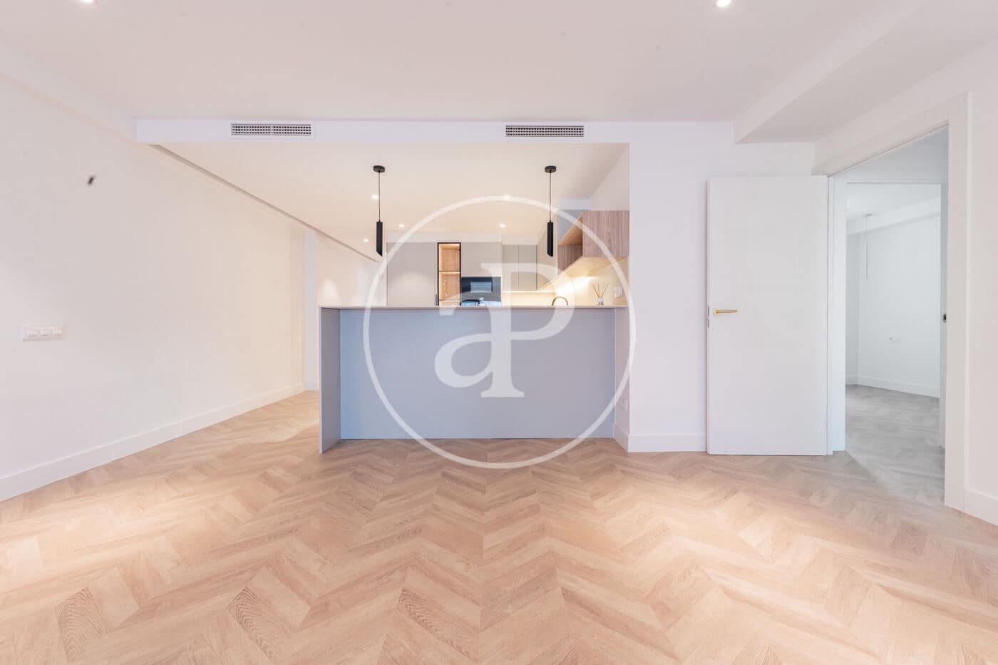 4 bedroom Apartment for rent in Madrid city with garage - € 5,500 (Ref: 9949819)