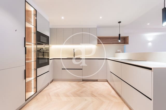 4 soverom Leilighet til leie i Rios Rosas, Madrid by med garasje - € 5 500 (Ref: 9949819)