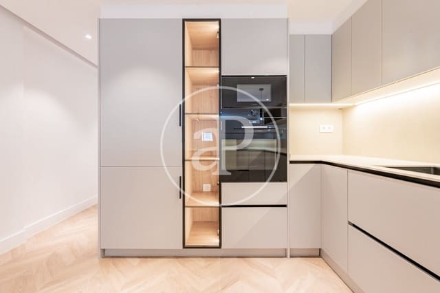 4 soverom Leilighet til leie i Rios Rosas, Madrid by med garasje - € 5 500 (Ref: 9949819)