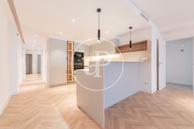 4 soverom Leilighet til leie i Rios Rosas, Madrid by med garasje - € 5 500 (Ref: 9949819)