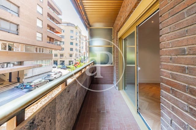 4 soverom Leilighet til leie i Rios Rosas, Madrid by med garasje - € 5 500 (Ref: 9949819)