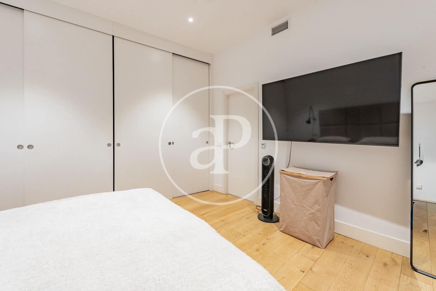 2 bedroom Apartment for rent in Madrid city - € 3,000 (Ref: 9949820)