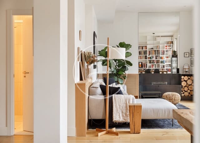 Appartement de 2 chambres à louer à Justicia, Madrid ville - 3 500 € (Ref: 9949820)