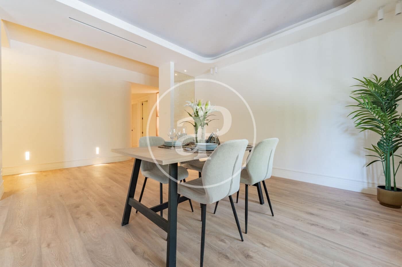 4 soveværelse Lejlighed til salg i Madrid by - € 2.420.000 (Ref: 9949823)