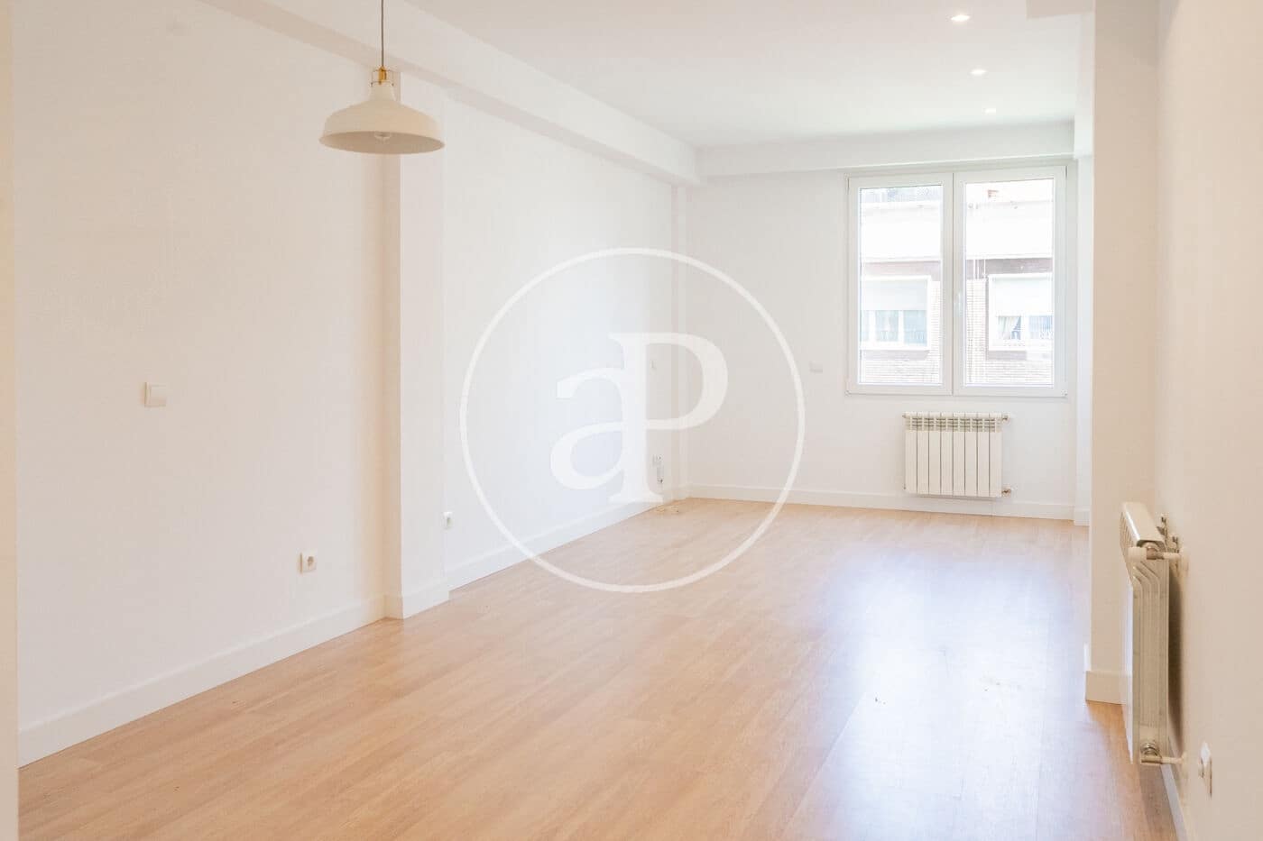 Lejlighed til leje i Madrid by - € 2.300 (Ref: 9952638)