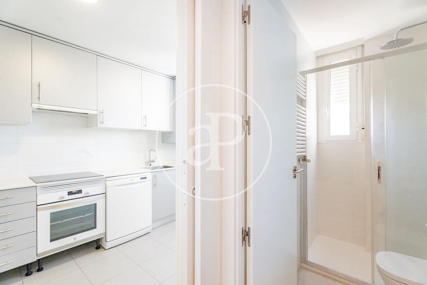 Lejlighed til leje i Madrid by - € 2.300 (Ref: 9952638)