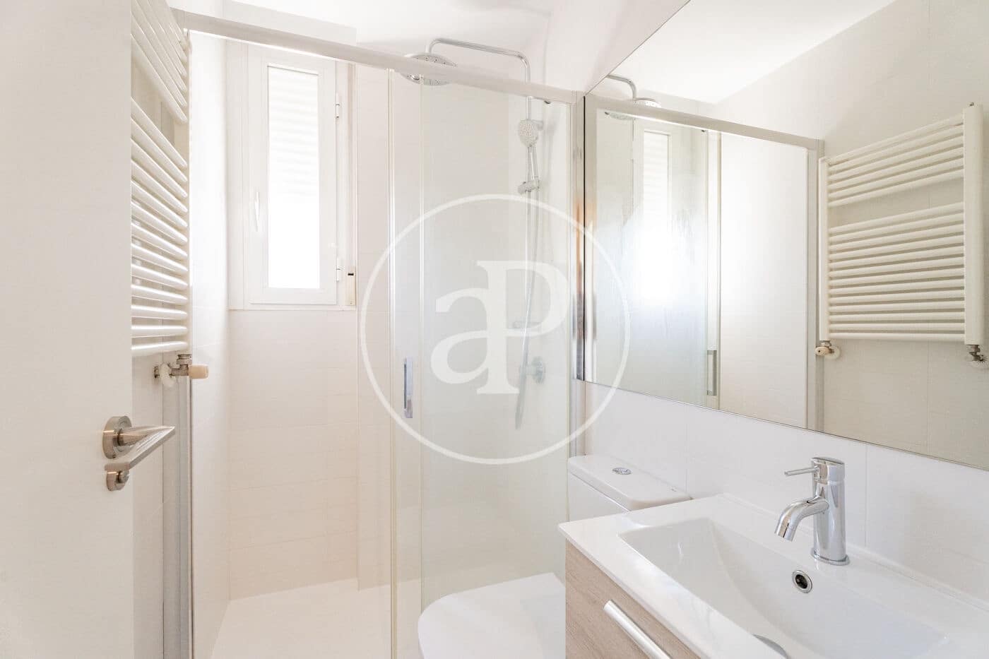 Lejlighed til leje i Madrid by - € 2.300 (Ref: 9952638)