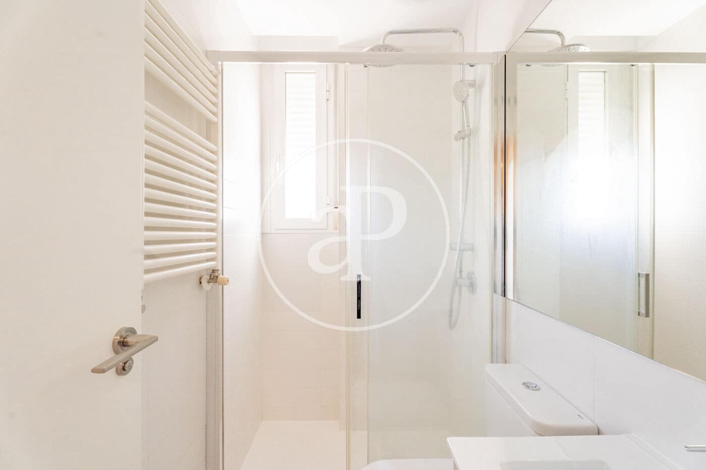 Lejlighed til leje i Madrid by - € 2.300 (Ref: 9952638)