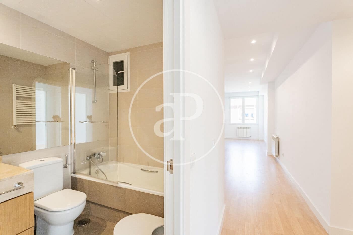 Lejlighed til leje i Madrid by - € 2.300 (Ref: 9952638)