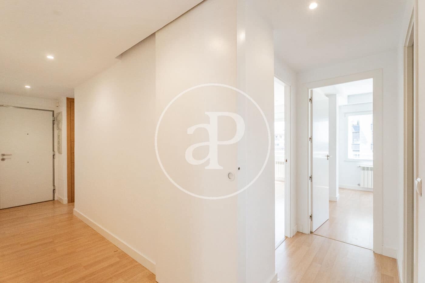Lejlighed til leje i Madrid by - € 2.300 (Ref: 9952638)