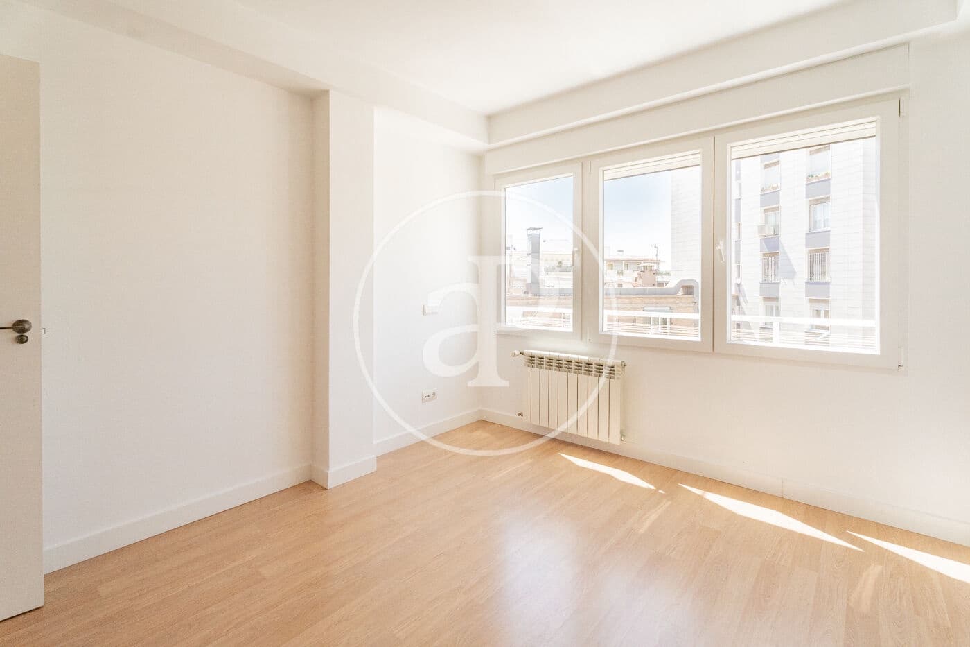 Lejlighed til leje i Madrid by - € 2.300 (Ref: 9952638)