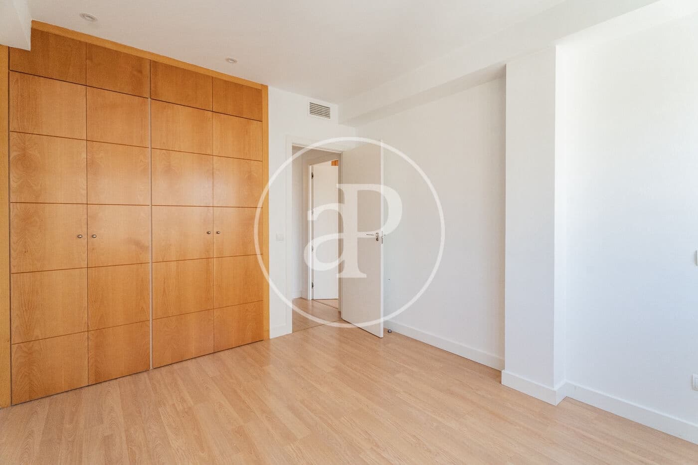 Lejlighed til leje i Madrid by - € 2.300 (Ref: 9952638)