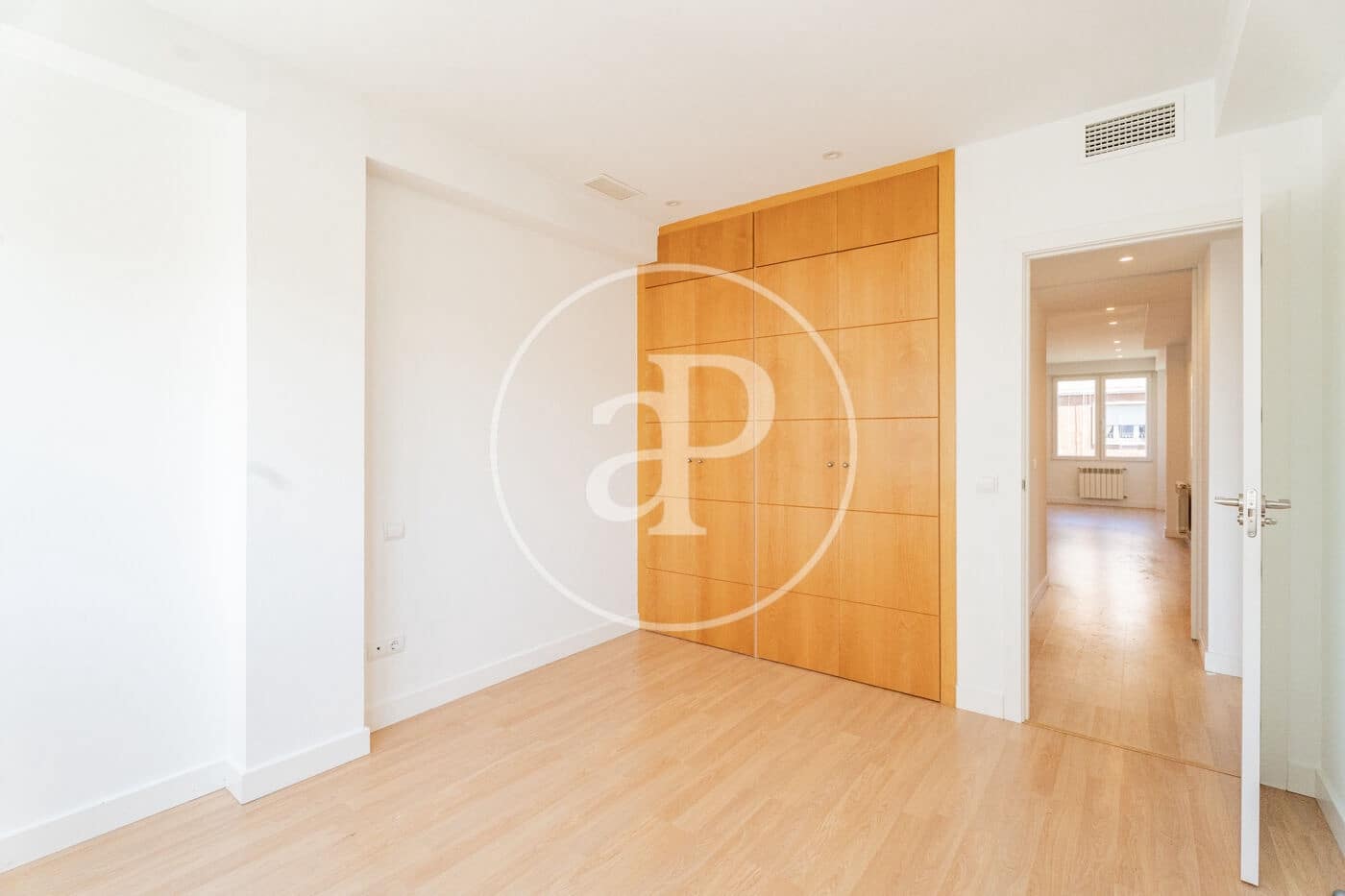 Lejlighed til leje i Madrid by - € 2.300 (Ref: 9952638)
