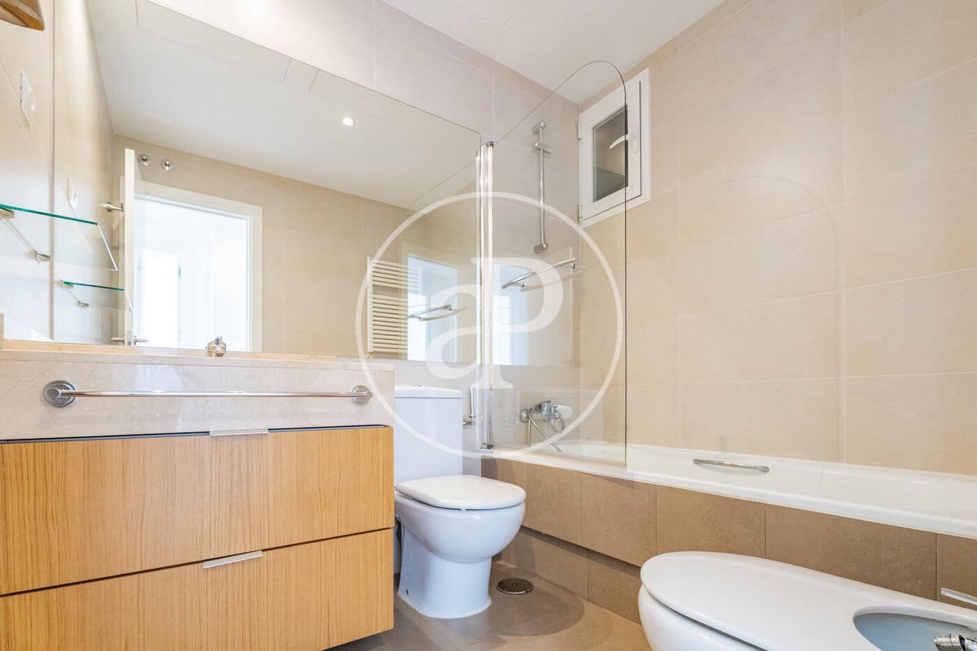 Lejlighed til leje i Madrid by - € 2.300 (Ref: 9952638)