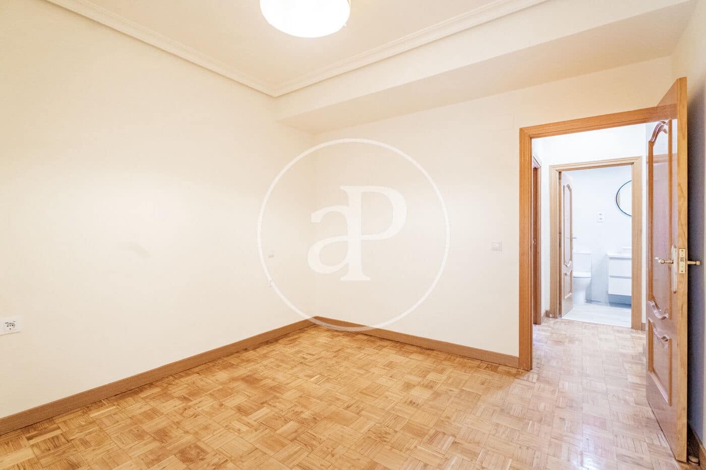 2 sovrum Lägenhet att hyra i Madrid stad - 1 900 € (Ref: 9952640)