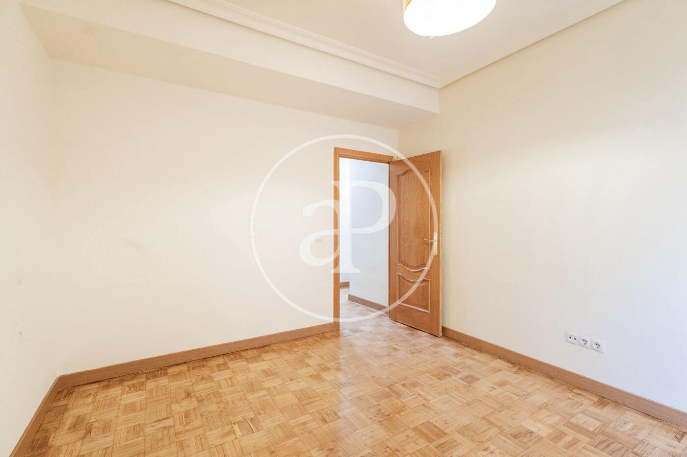 2 sovrum Lägenhet att hyra i Madrid stad - 1 900 € (Ref: 9952640)