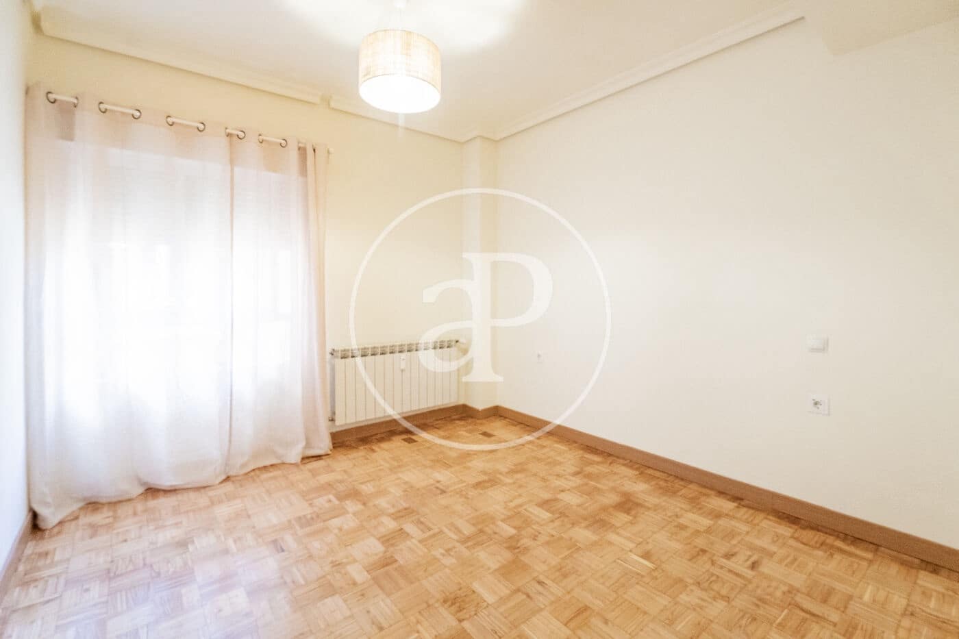 2 sovrum Lägenhet att hyra i Madrid stad - 1 900 € (Ref: 9952640)
