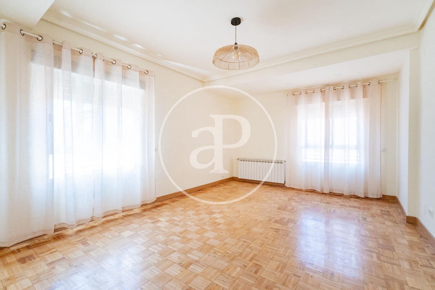 2 sovrum Lägenhet att hyra i Madrid stad - 1 900 € (Ref: 9952640)