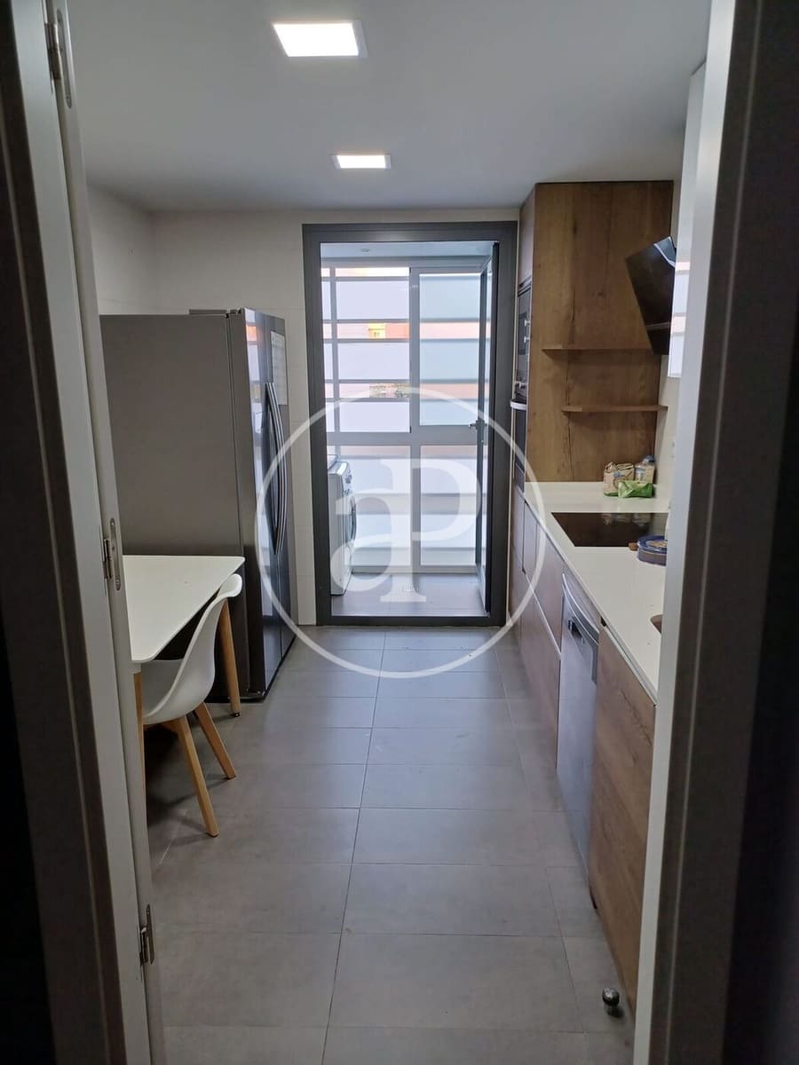3 sovrum Lägenhet till salu i Madrid stad med pool - 780 000 € (Ref: 9952641)