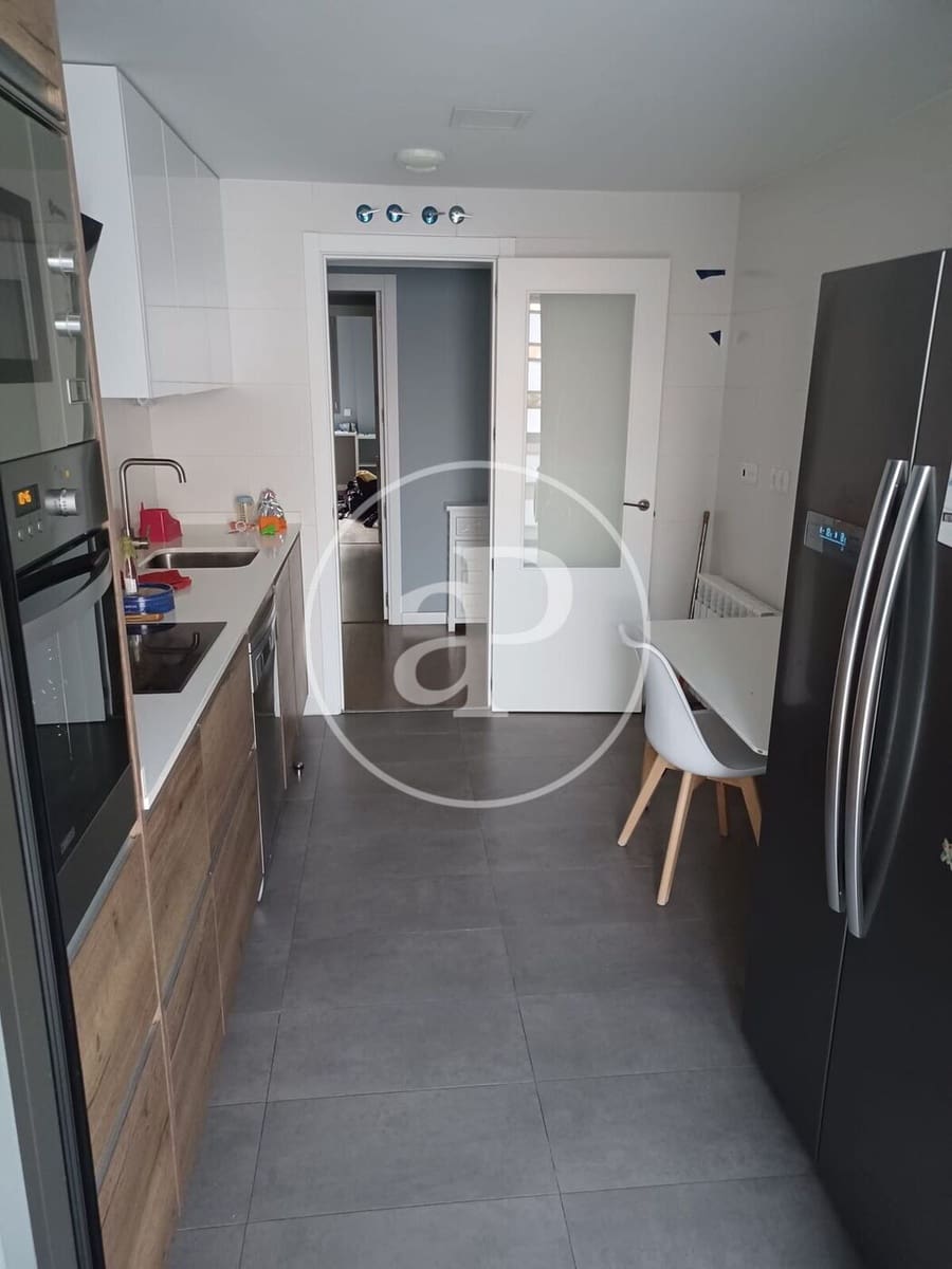 3 sovrum Lägenhet till salu i Madrid stad med pool - 780 000 € (Ref: 9952641)