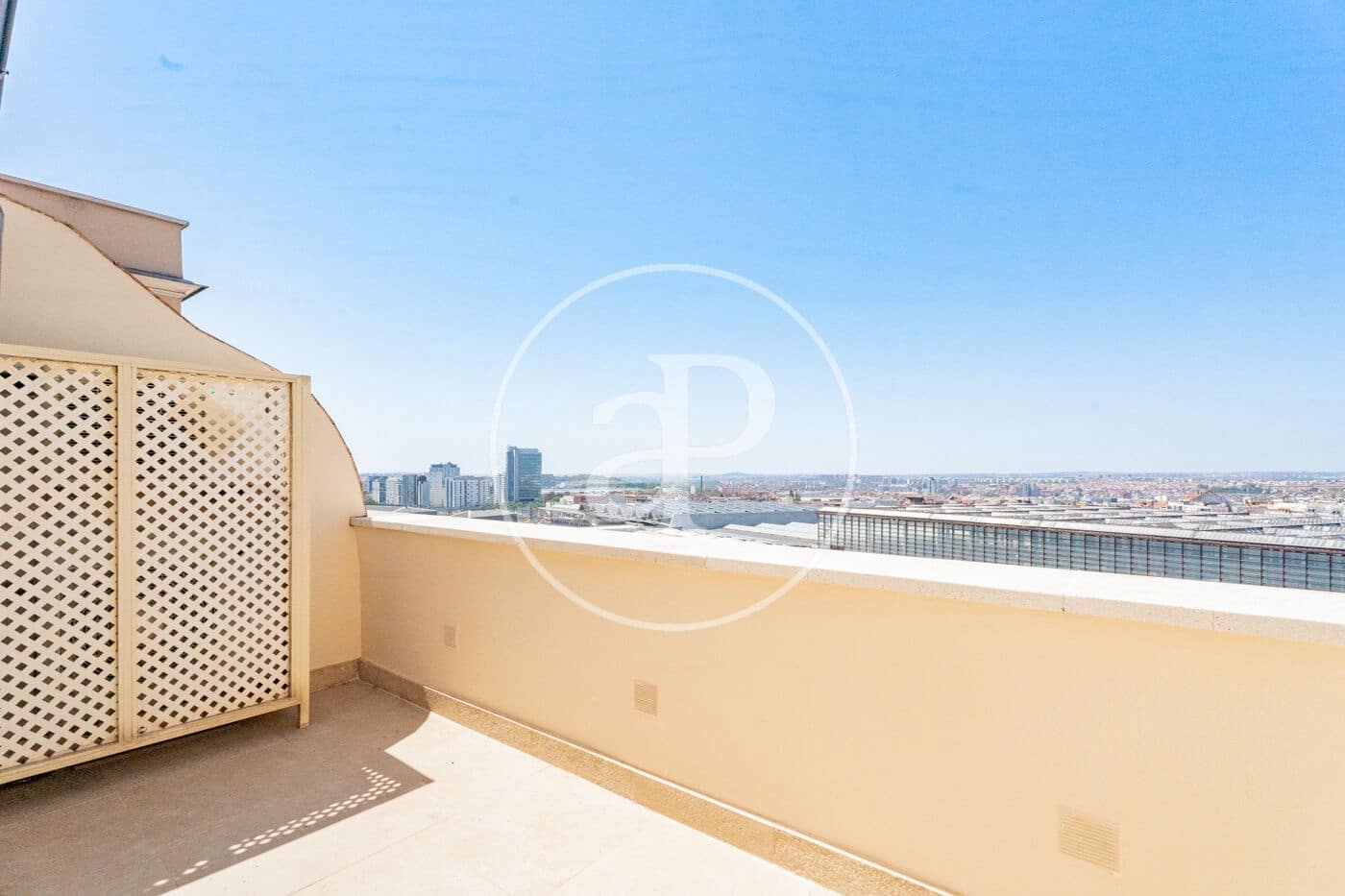 Ático de 3 habitaciones en Madrid ciudad en alquiler - 5.500 € (Ref: 9952647)