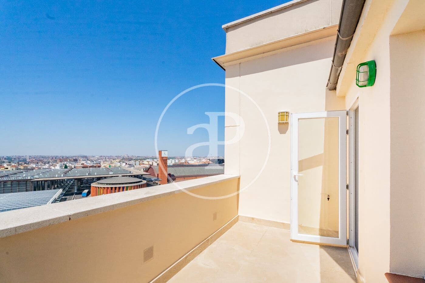 Ático de 3 habitaciones en Madrid ciudad en alquiler - 5.500 € (Ref: 9952647)