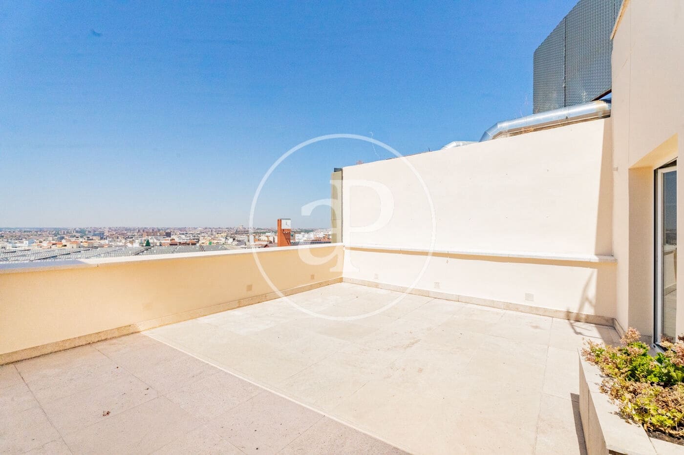 Ático de 3 habitaciones en Madrid ciudad en alquiler - 5.500 € (Ref: 9952647)