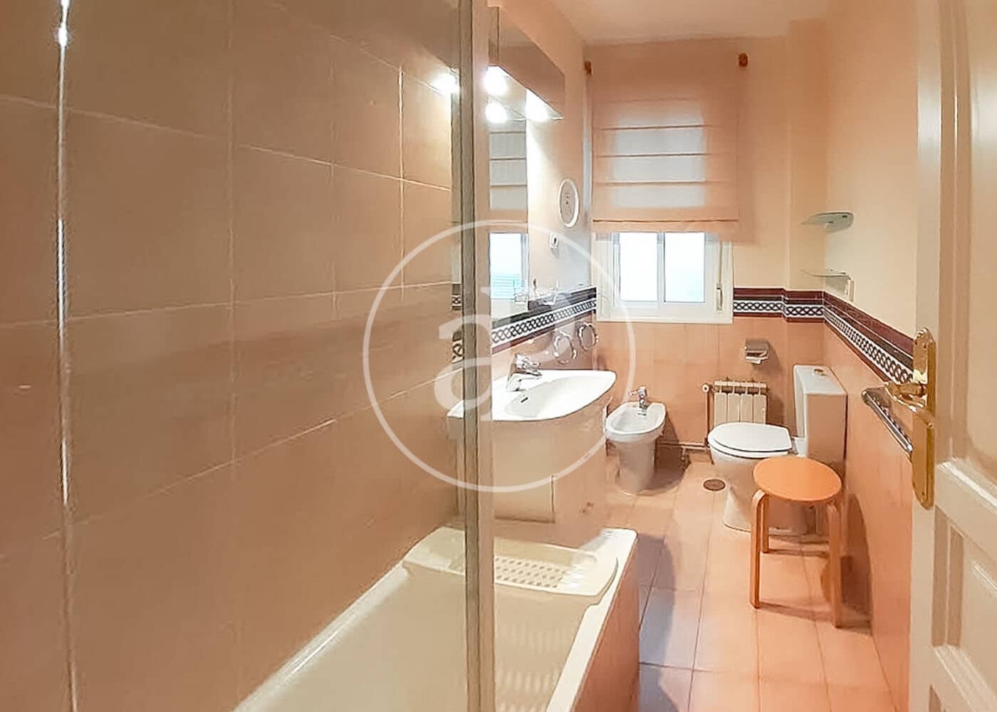 Apartamento de 4 habitaciones en Madrid ciudad en venta - 890.000 € (Ref: 9954468)