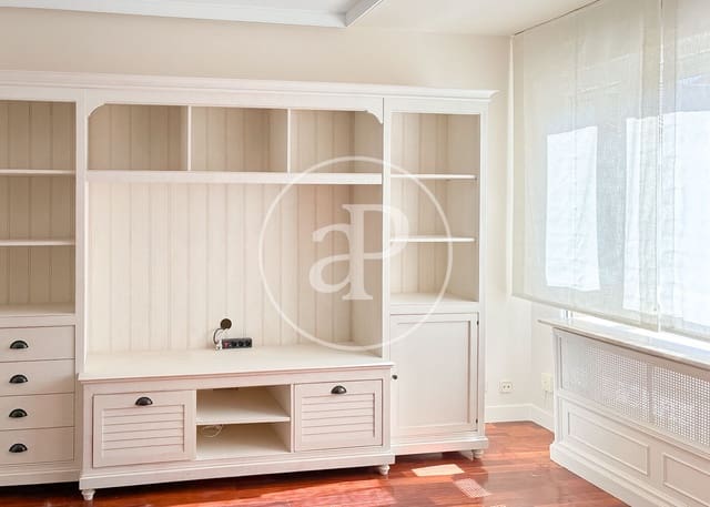 Apartamento de 2 habitaciones en Recoletos, Madrid ciudad en alquiler con garaje - 2.500 € (Ref: 9954470)