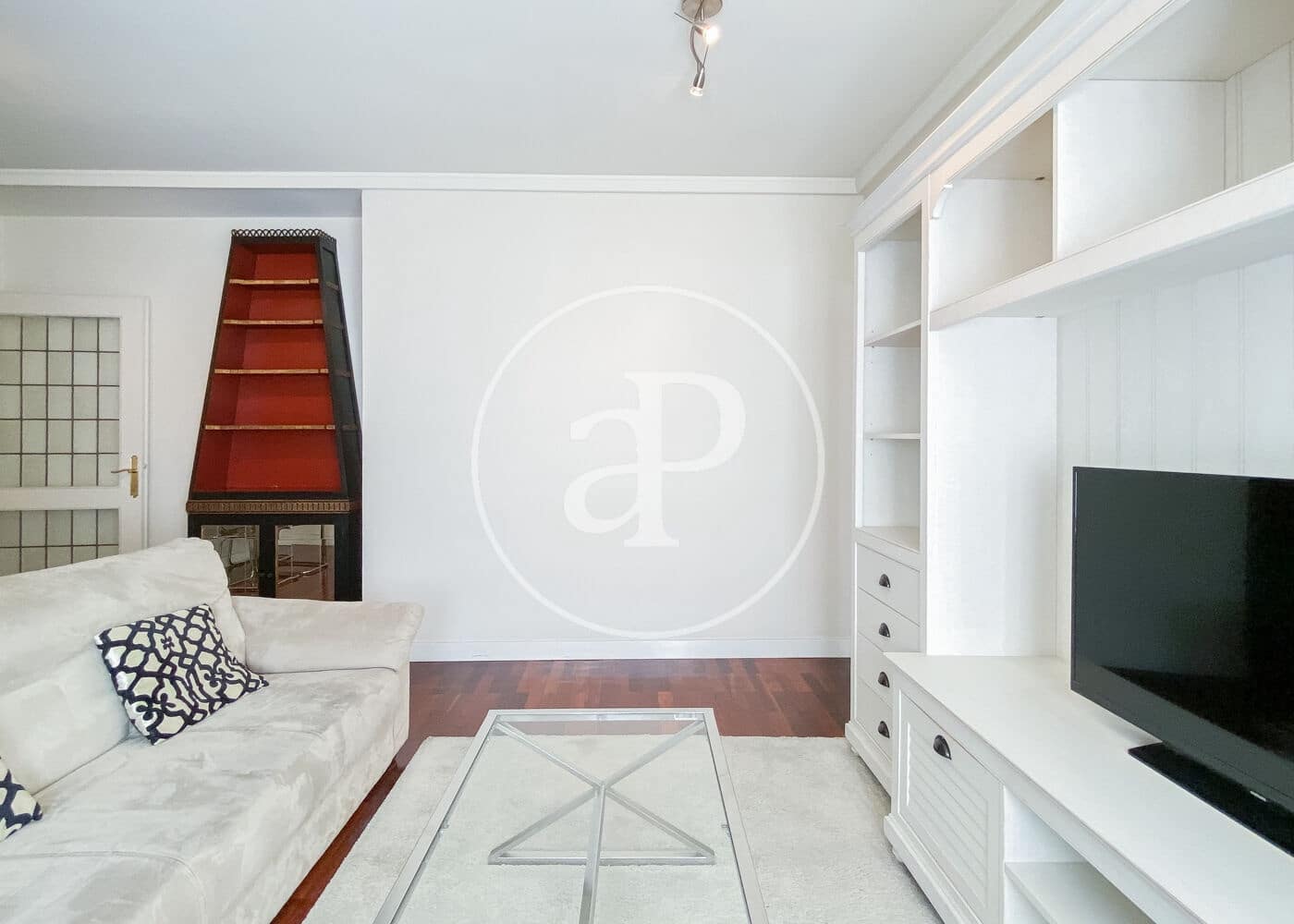 Apartamento de 2 habitaciones en Madrid ciudad en alquiler con garaje - 2.500 € (Ref: 9954470)