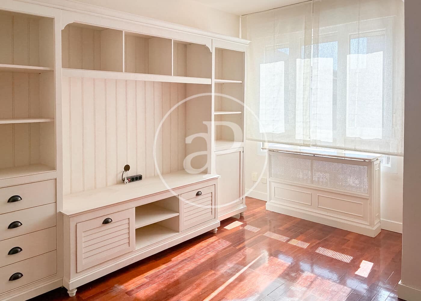 Apartamento de 2 habitaciones en Madrid ciudad en alquiler con garaje - 2.500 € (Ref: 9954470)