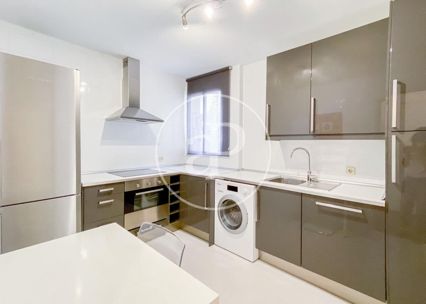 Apartamento de 2 habitaciones en Madrid ciudad en alquiler con garaje - 2.500 € (Ref: 9954470)