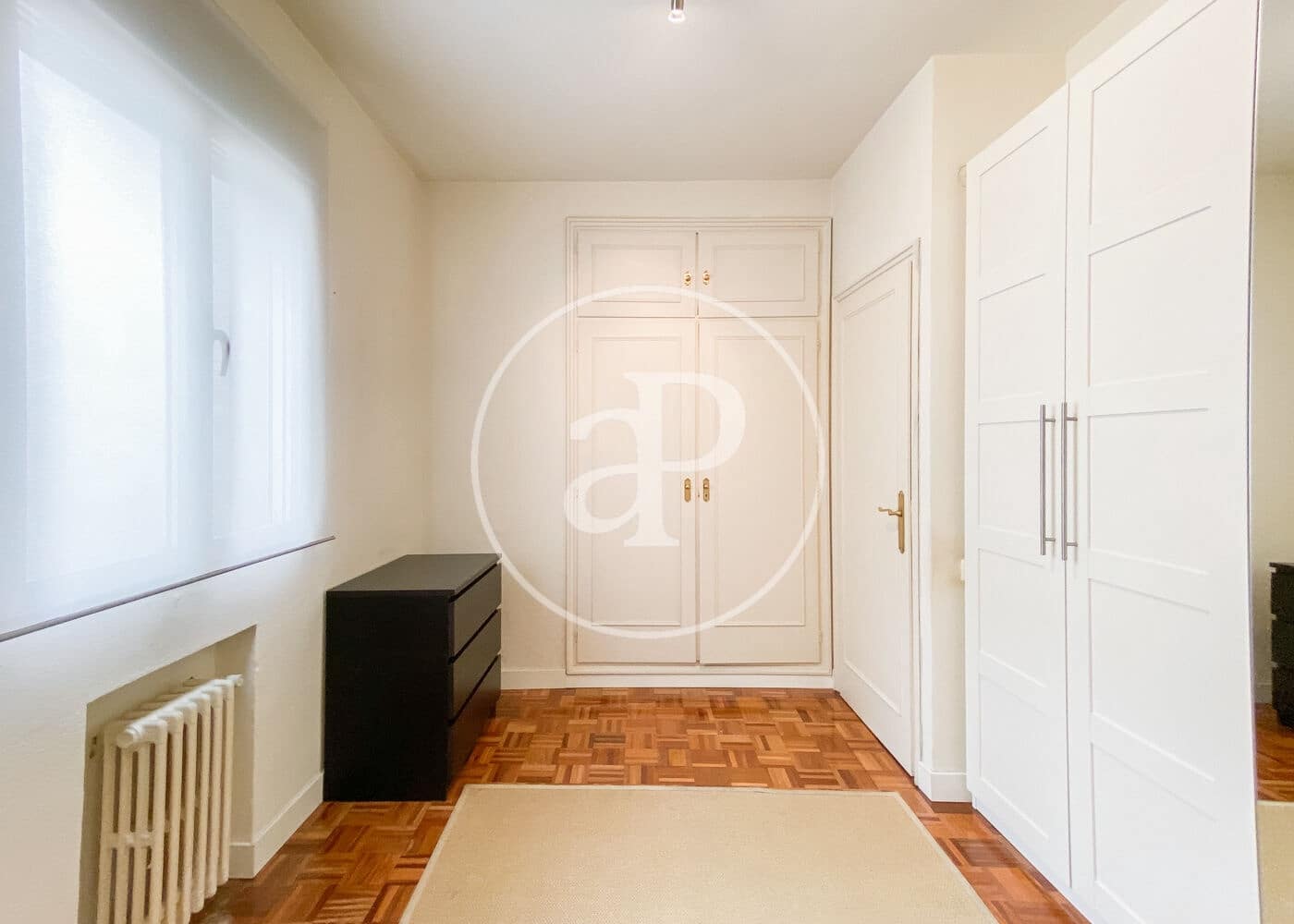 Apartamento de 2 habitaciones en Madrid ciudad en alquiler con garaje - 2.500 € (Ref: 9954470)