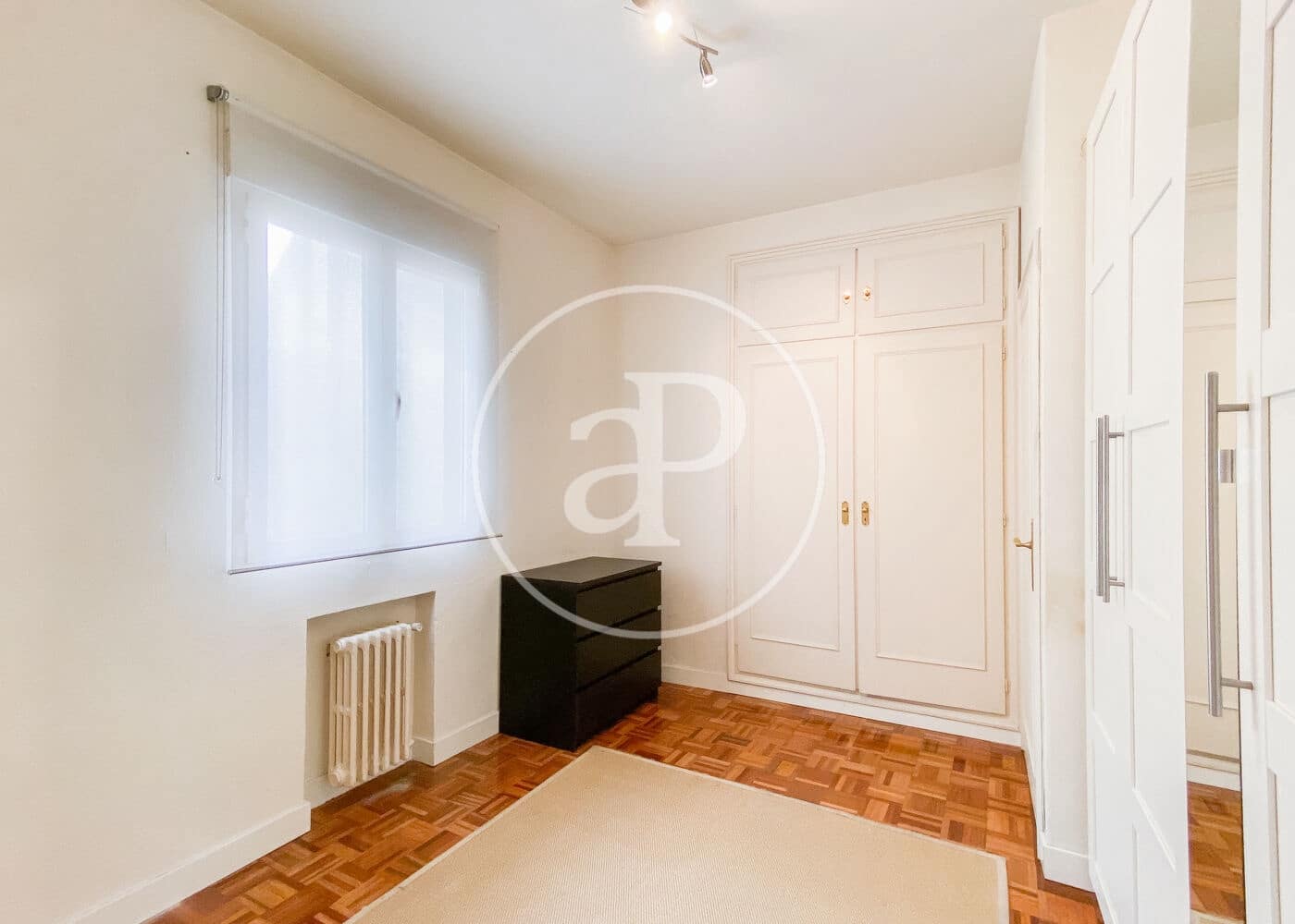 Apartamento de 2 habitaciones en Madrid ciudad en alquiler con garaje - 2.500 € (Ref: 9954470)