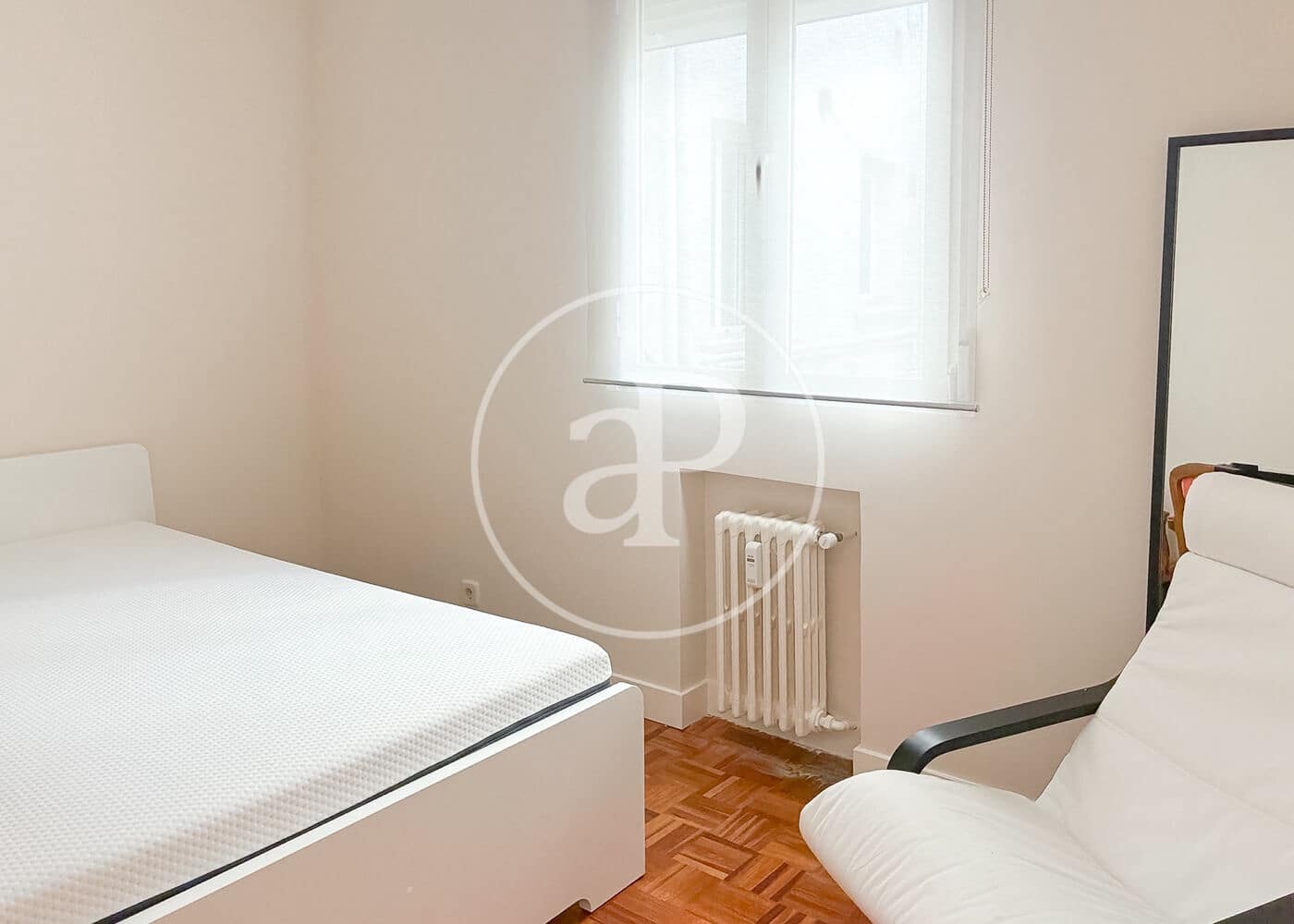Apartamento de 2 habitaciones en Madrid ciudad en alquiler con garaje - 2.500 € (Ref: 9954470)