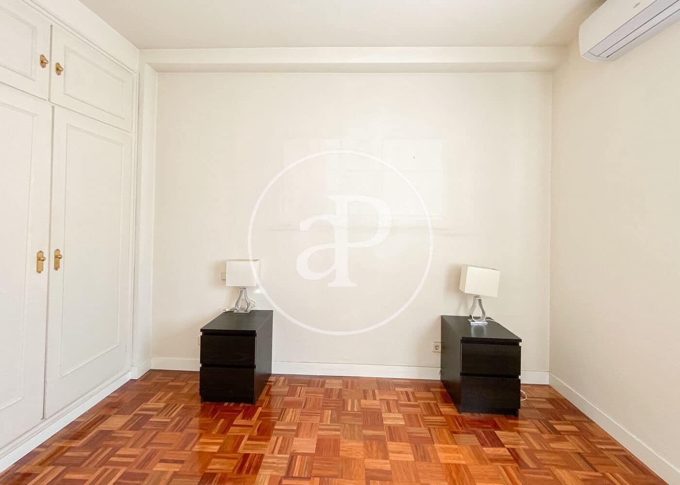 Apartamento de 2 habitaciones en Madrid ciudad en alquiler con garaje - 2.500 € (Ref: 9954470)