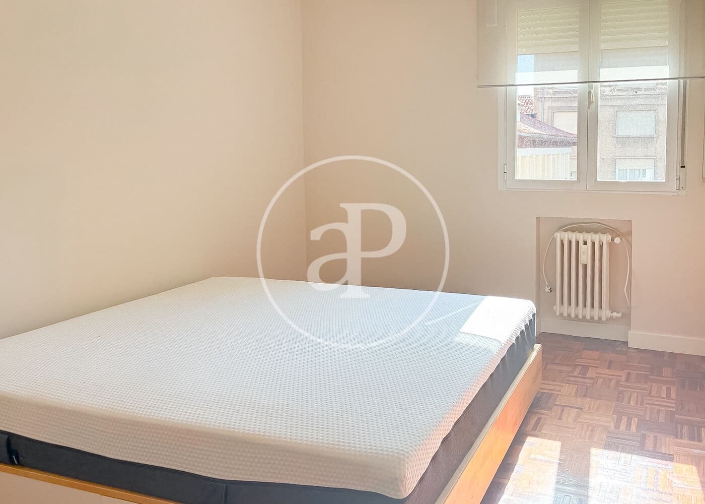 Apartamento de 2 habitaciones en Madrid ciudad en alquiler con garaje - 2.500 € (Ref: 9954470)