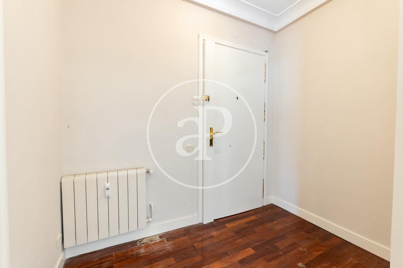 2 soverom Leilighet til leie i Madrid by med garasje - € 2 500 (Ref: 9954470)