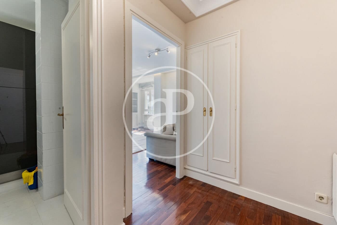 2 soverom Leilighet til leie i Madrid by med garasje - € 2 500 (Ref: 9954470)