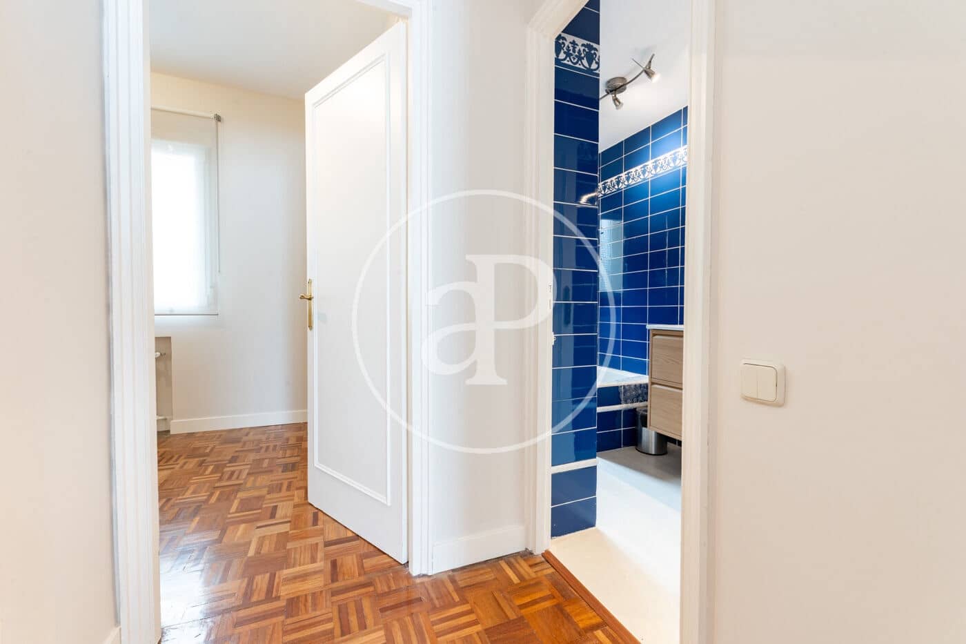 2 soverom Leilighet til leie i Madrid by med garasje - € 2 500 (Ref: 9954470)