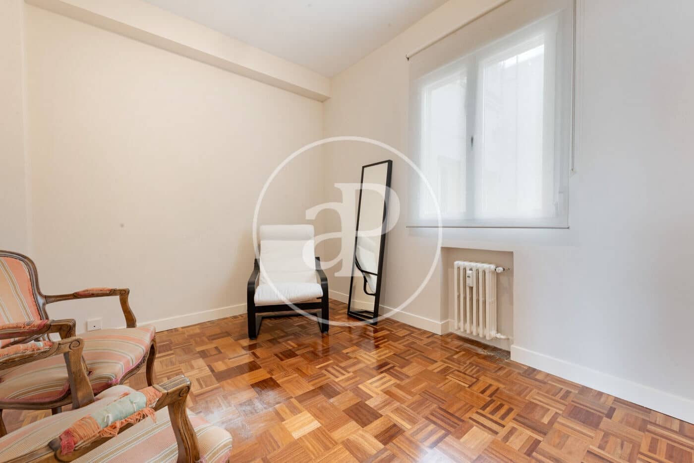 2 soverom Leilighet til leie i Madrid by med garasje - € 2 500 (Ref: 9954470)