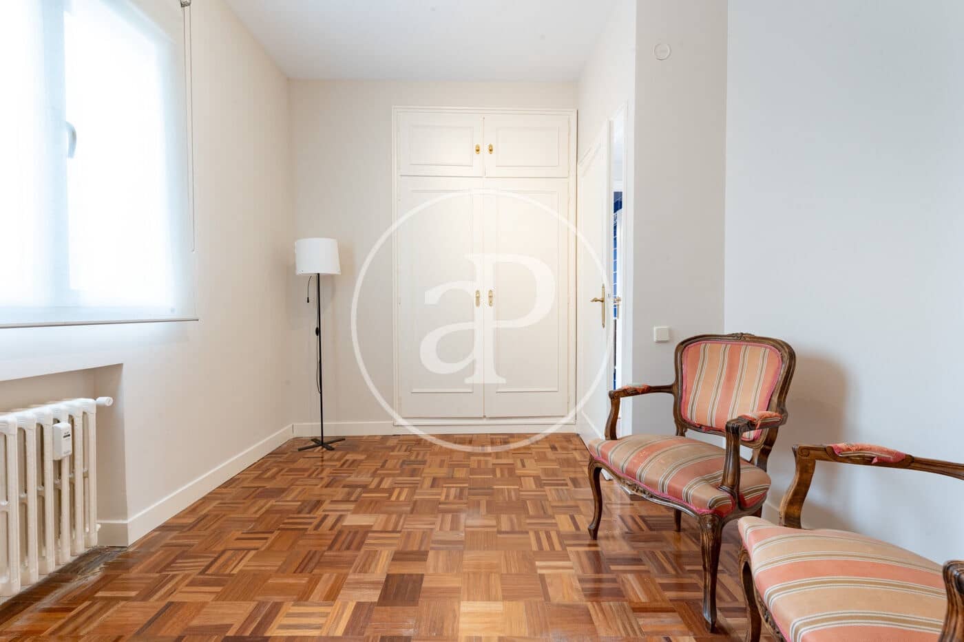 2 soverom Leilighet til leie i Madrid by med garasje - € 2 500 (Ref: 9954470)