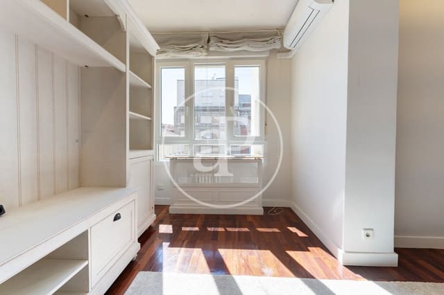 2 soveværelse Lejlighed til leje i Recoletos, Madrid by med garage - € 2.500 (Ref: 9954470)