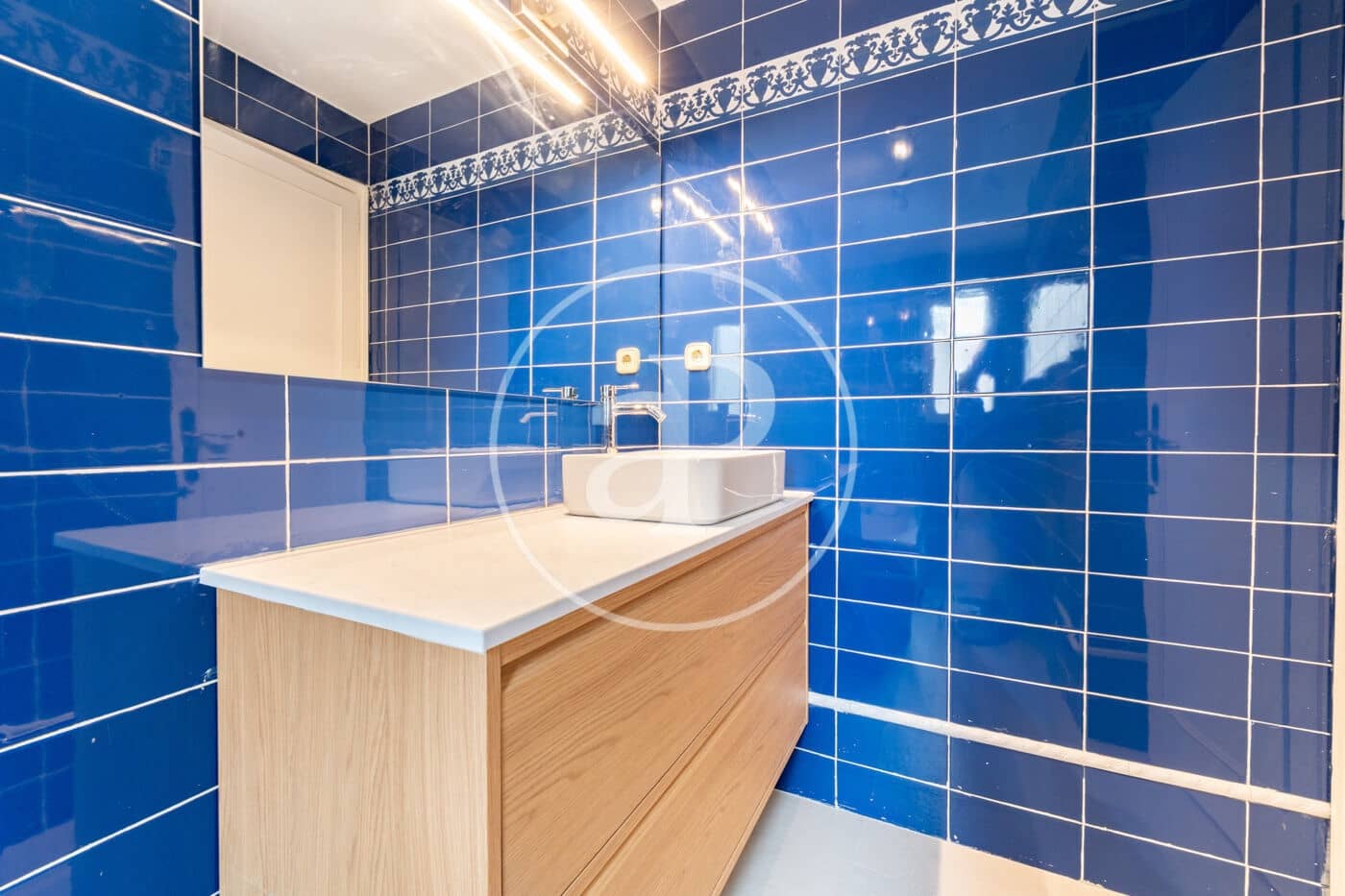 2 soverom Leilighet til leie i Madrid by med garasje - € 2 500 (Ref: 9954470)
