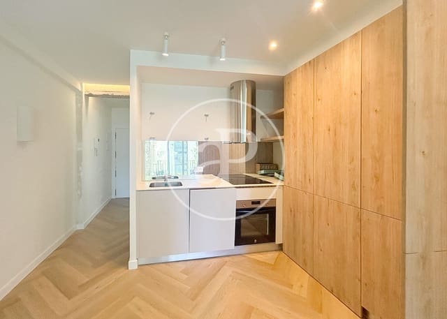 3 makuuhuone Huoneisto vuokrattavana paikassa Castillejos, Madrid kaupunki - 2 400 € (Ref: 9954471)