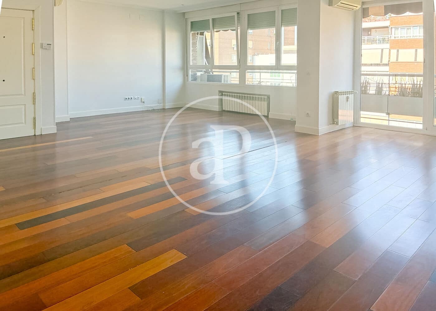 3 soveværelse Lejlighed til leje i Madrid by med garage - € 4.000 (Ref: 9954473)