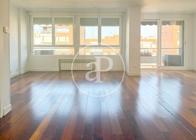 3 soveværelse Lejlighed til leje i El Viso, Madrid by med garage - € 4.000 (Ref: 9954473)