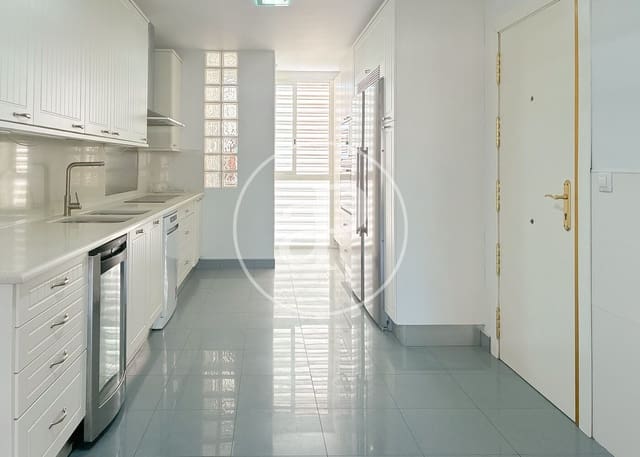 3 soveværelse Lejlighed til leje i El Viso, Madrid by med garage - € 4.000 (Ref: 9954473)